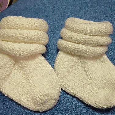 Free Pattern Friday: Baby Life Ring Socks