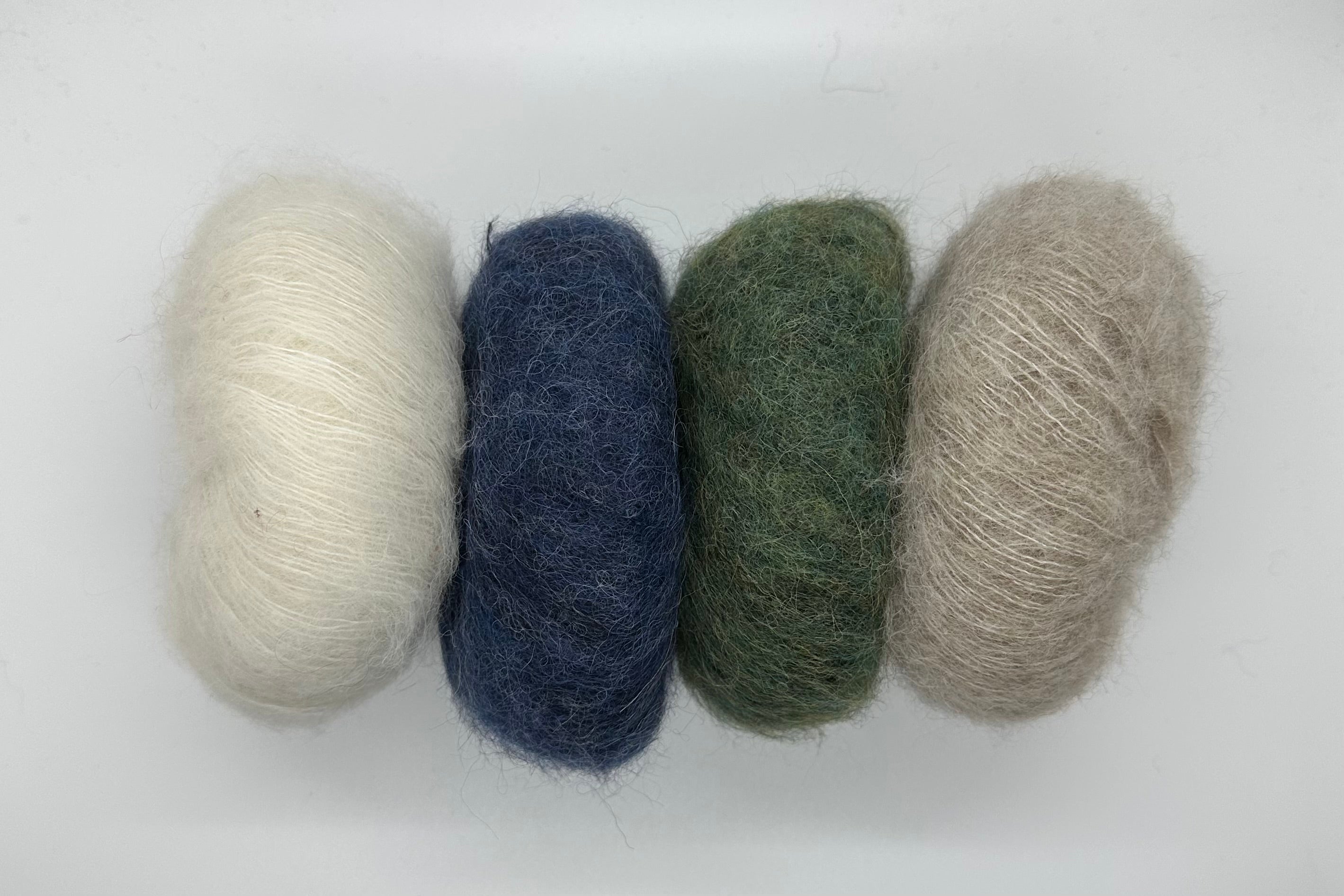 B180 Striped Knitted Cowl Kit