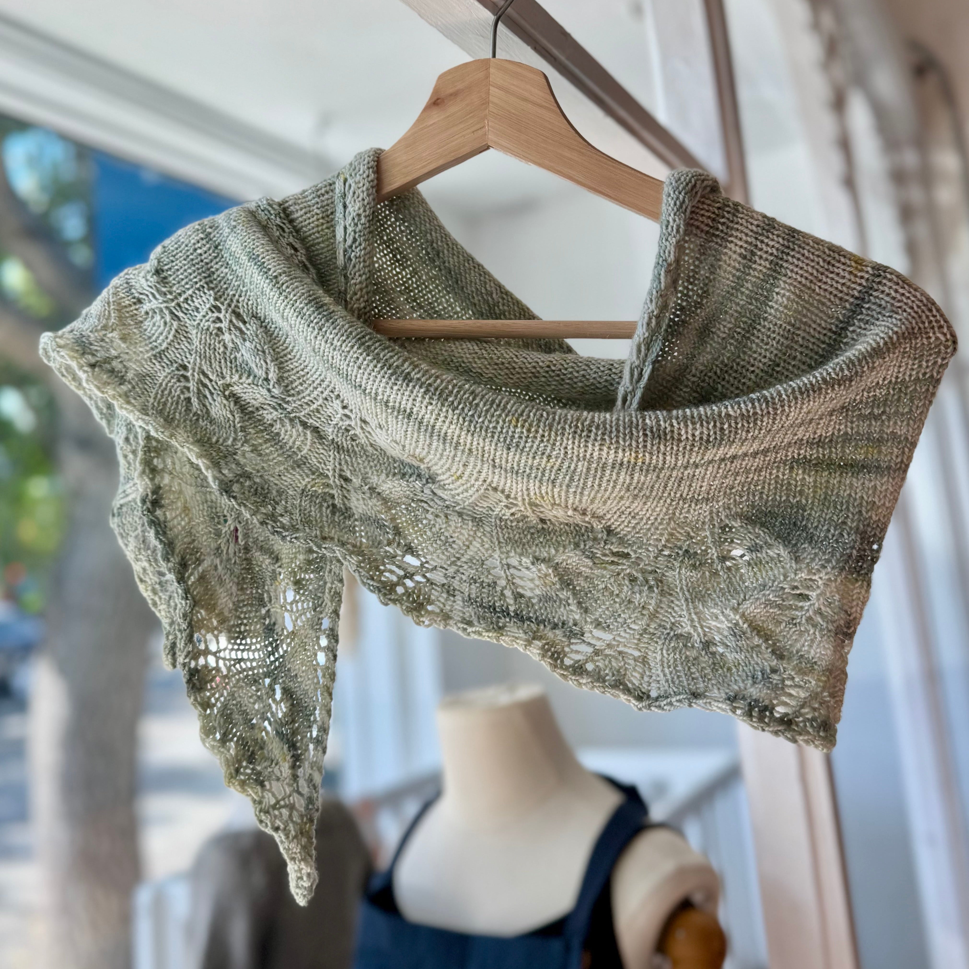 Ginkgo Crescent Shawl Kit