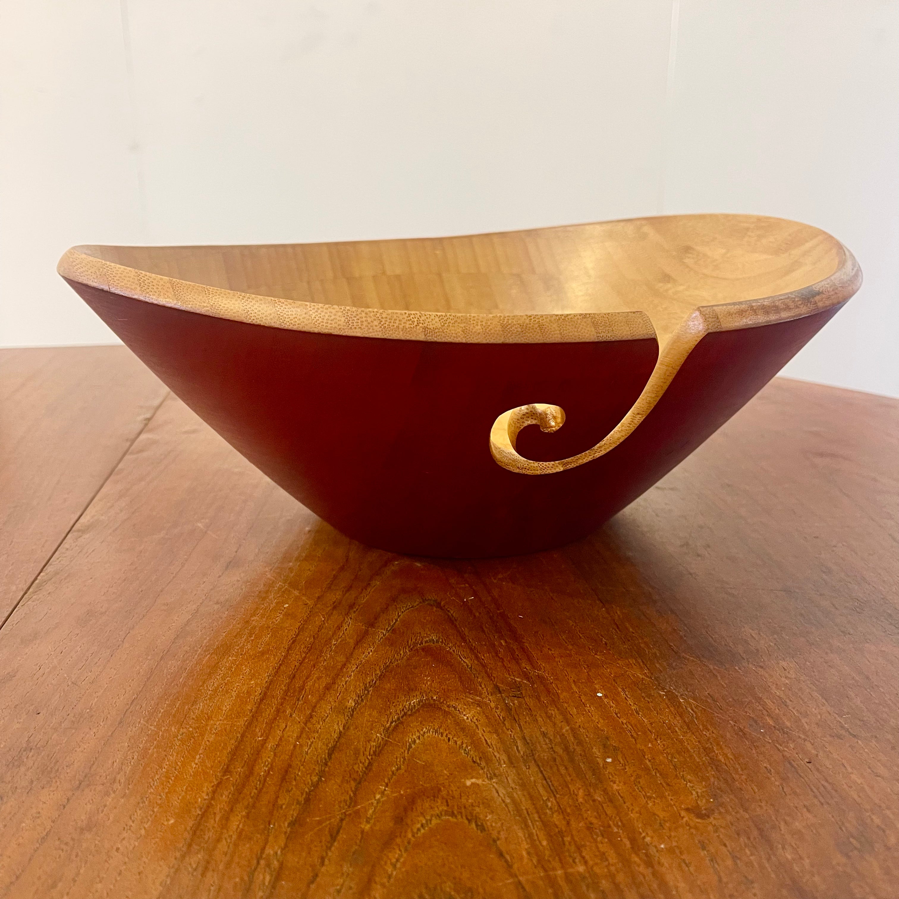 Dean Hood Project/Yarn Bowl 2504