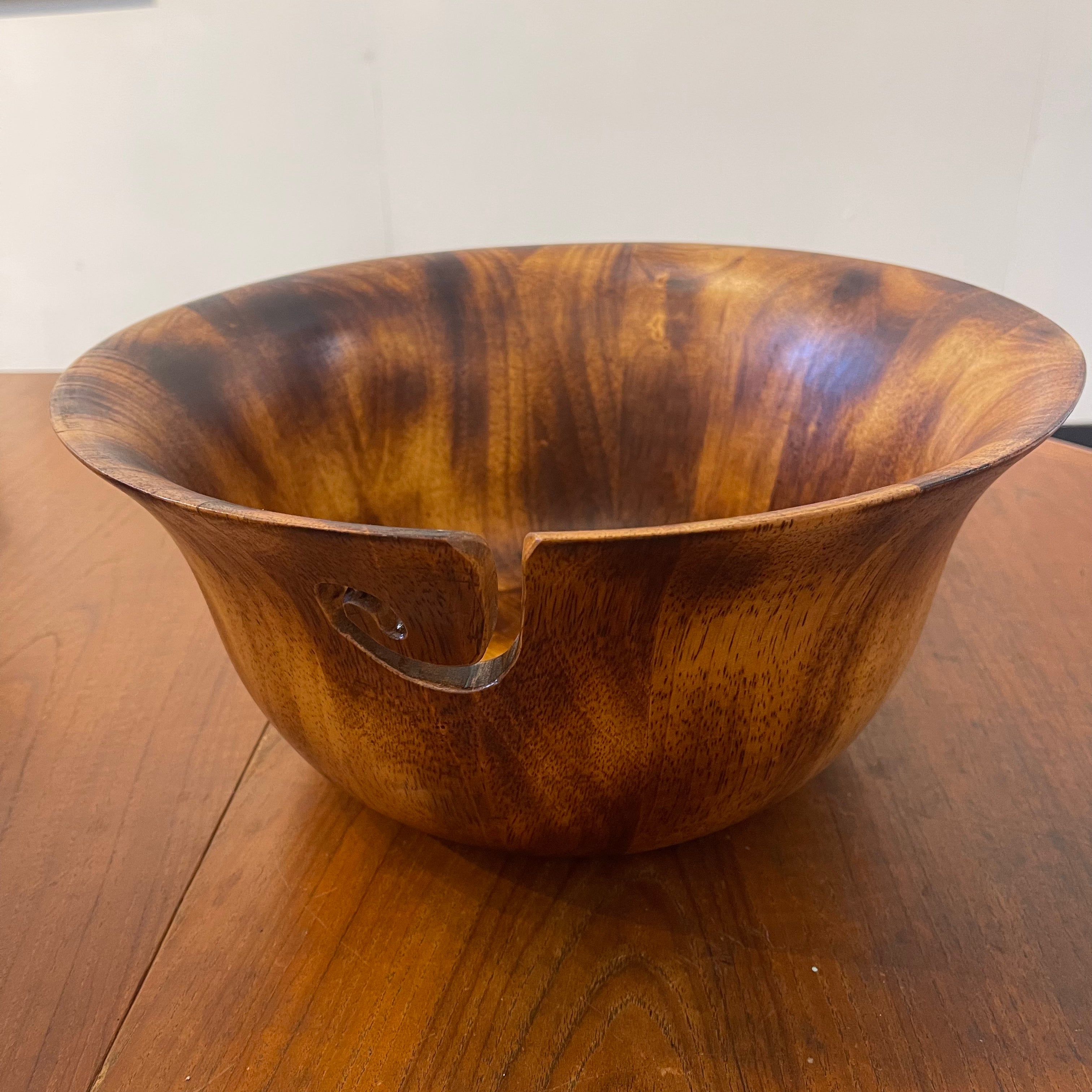 Dean Hood Project/Yarn Bowl 2536