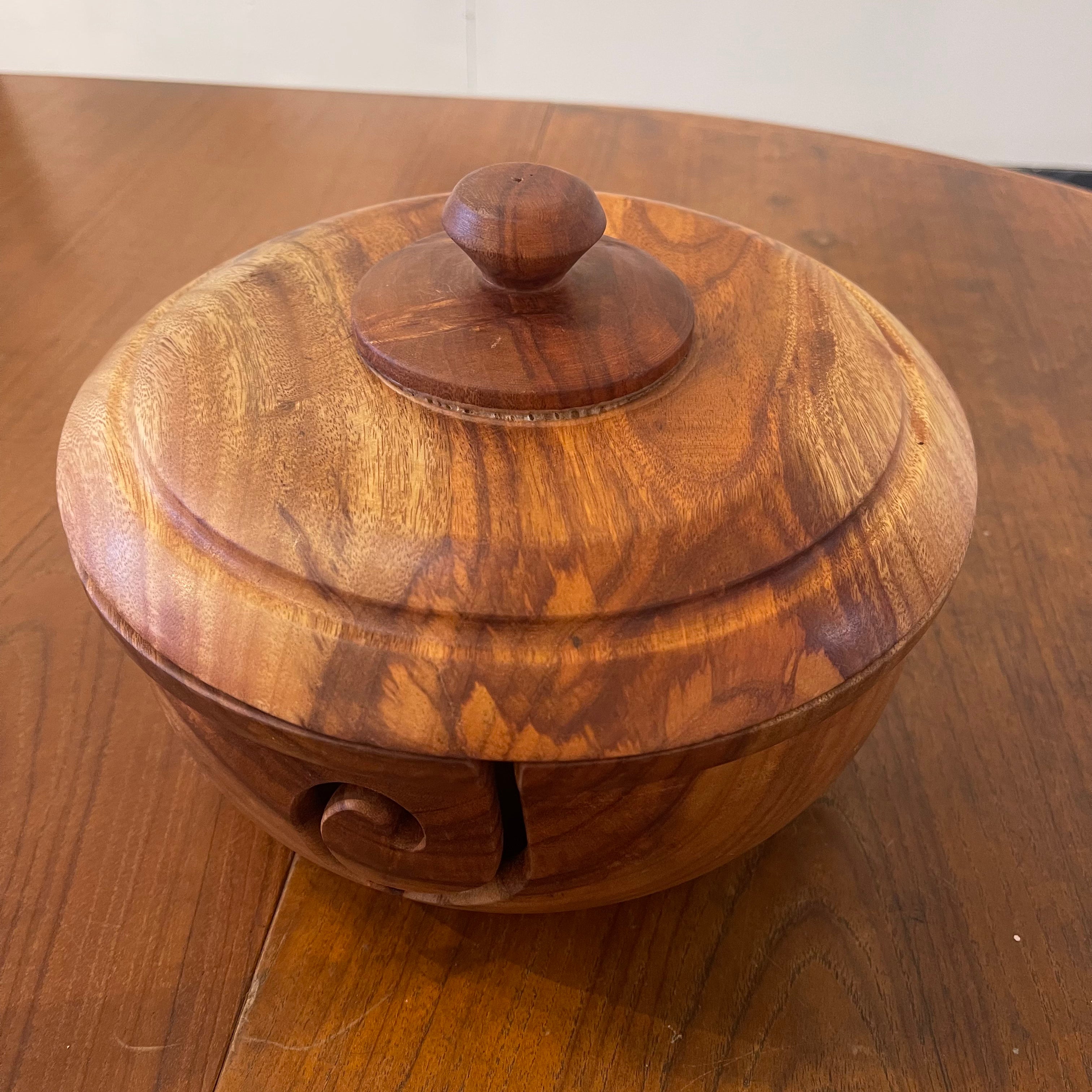 Dean Hood Project/Yarn Bowl 2539