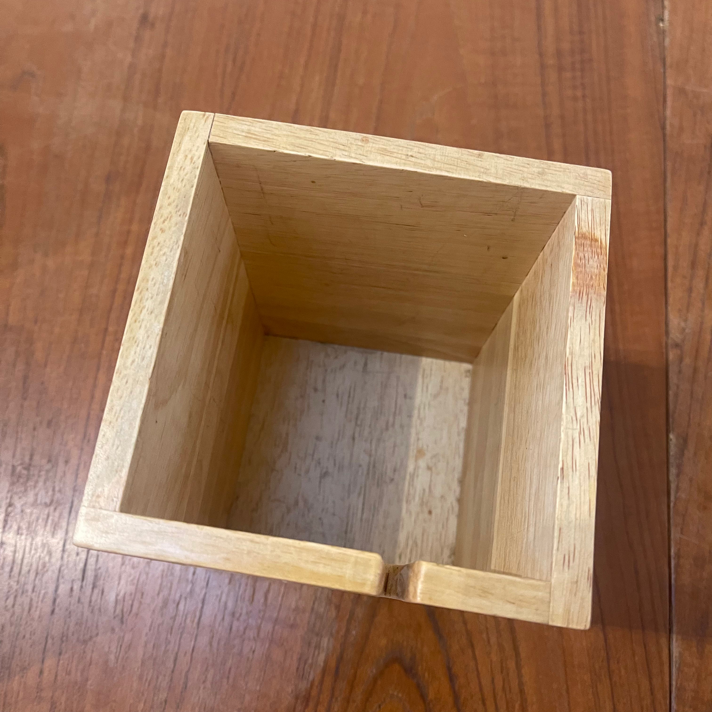 Dean Hood Project/Yarn Bowl 2527