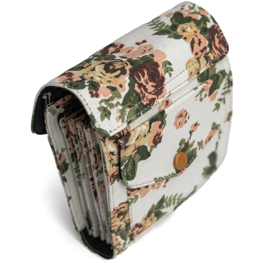 Betina Needle Case
