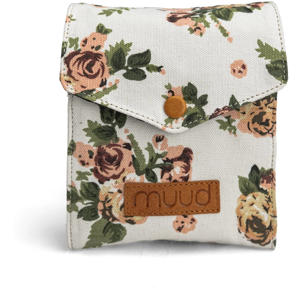 Betina Needle Case