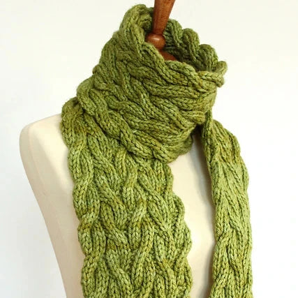 Meadow Vine Reversible Cable Scarf Kit