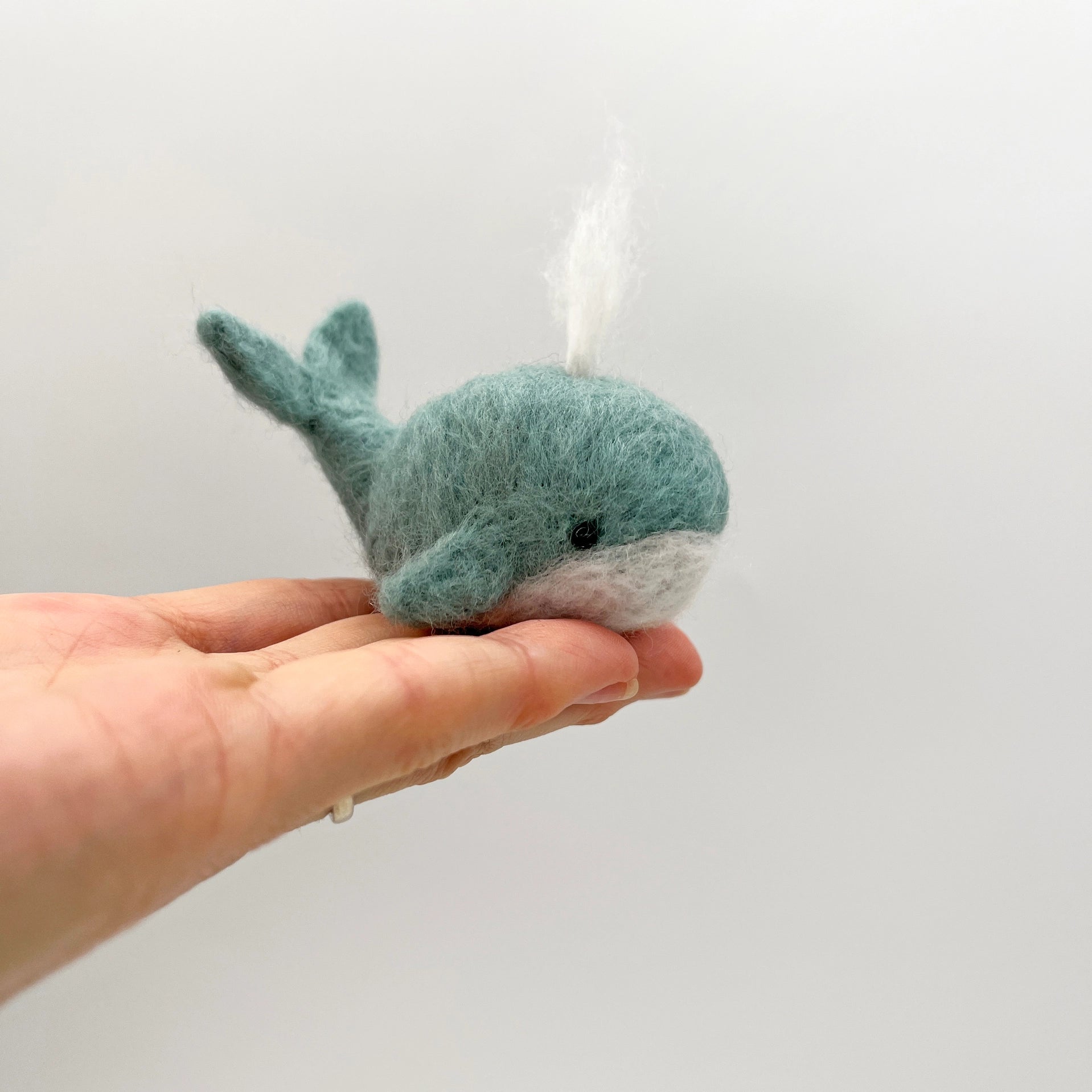 Bergin & Bath Needle Felting Kit (Whale)